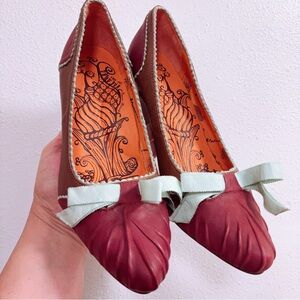 Elegant Burgundy and Mint Soft Leather Women's Shoes Size 7